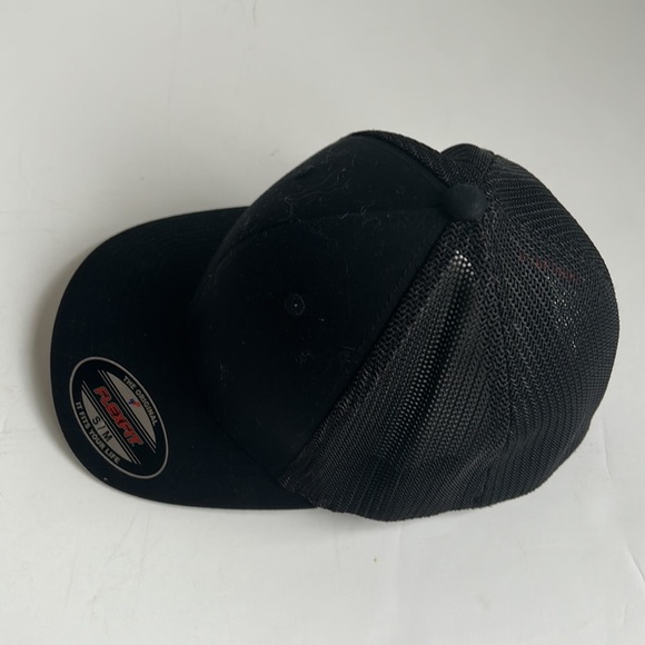 The Authentic T-Shirt Company The Original FlexFit black mesh trucker hat S/M - Picture 6 of 11